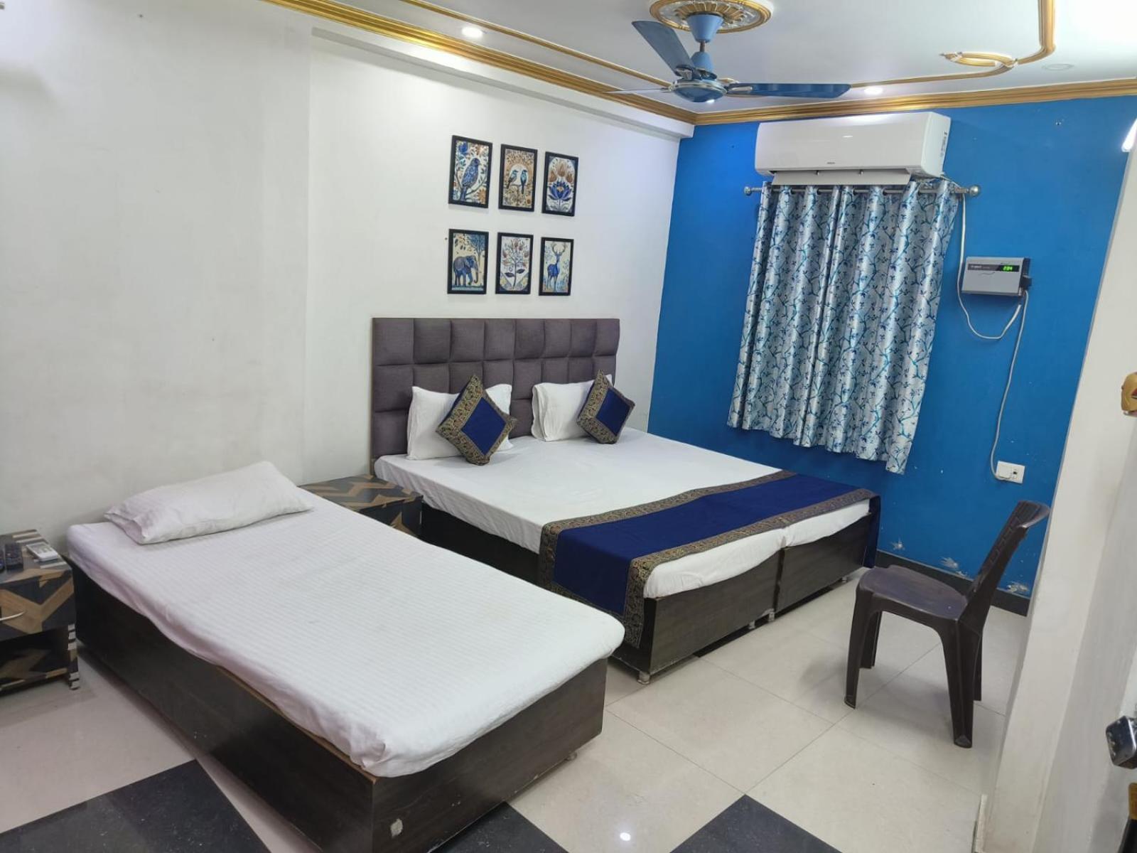 Trinetra Inn Varanasi Exteriör bild